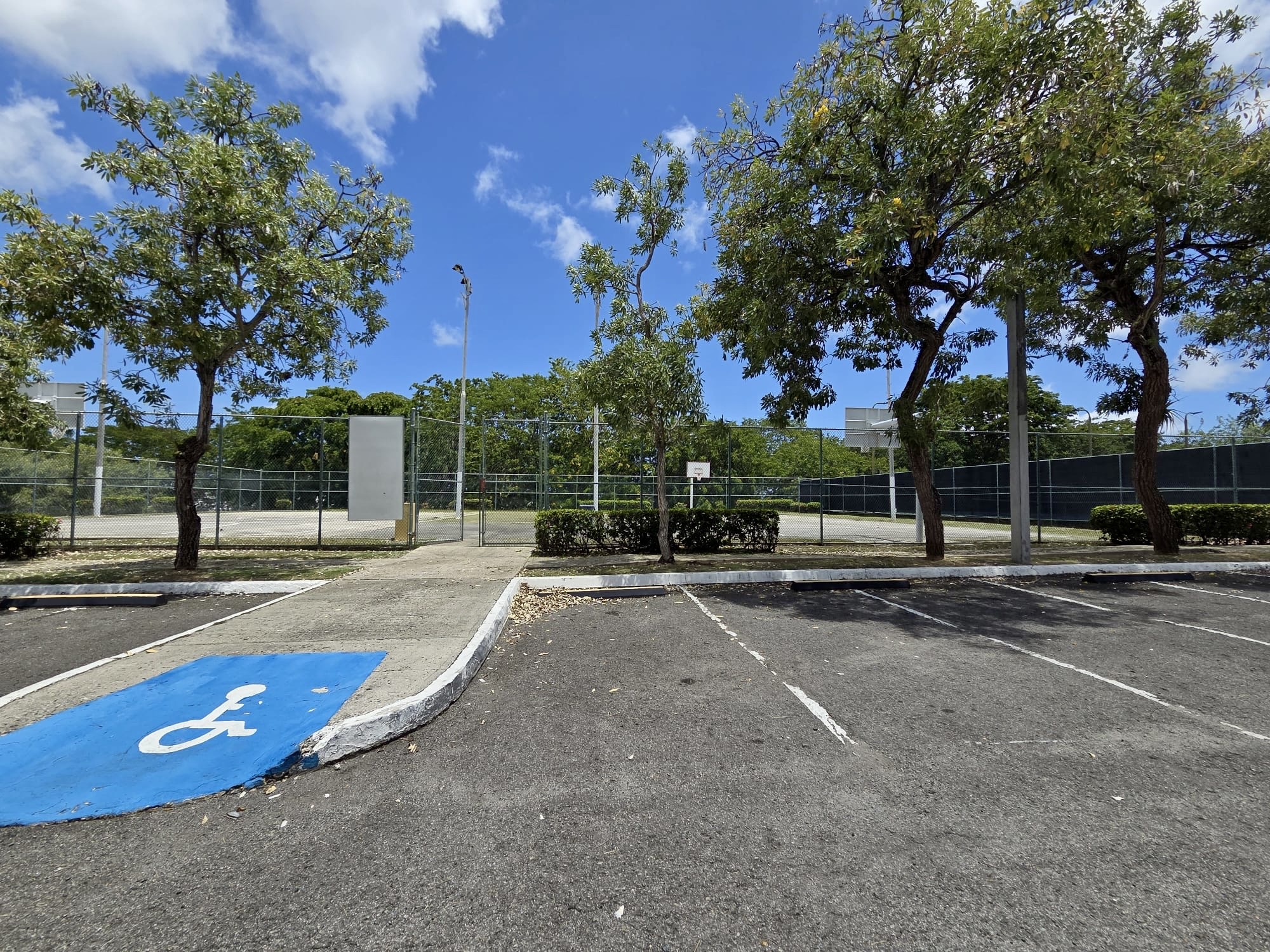 ¡Tu nuevo hogar en Carolina! — Brisas de Parque Escorial — imagen 21